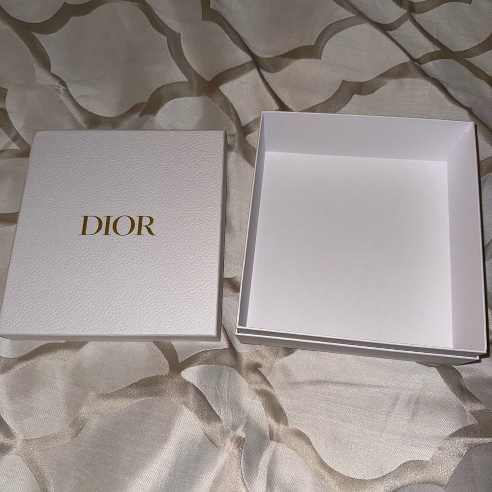 Authentic Dior Textured Box - Picture 2 of 2